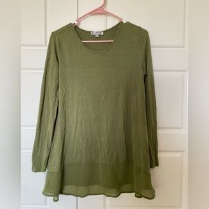 De Collection green shirt